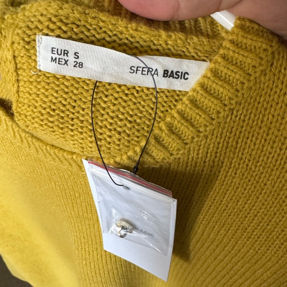 NWT Mustard Sweater - Picture 4 of 5